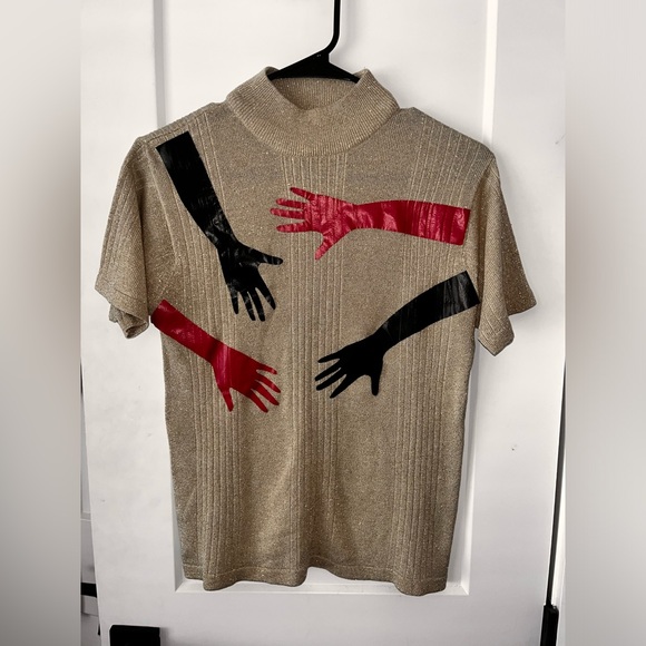 Golden shimmery top with Yonce inspired design - Picture 2 of 13